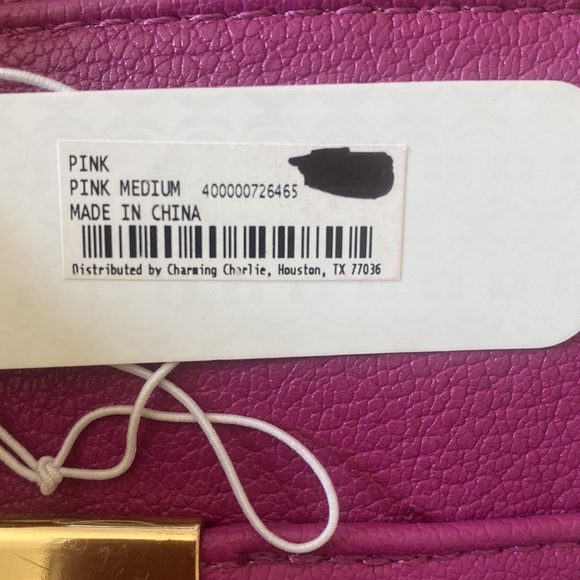 Fun Fuchsia Pink clutch or wristlet, gold hardware - Picture 9 of 10